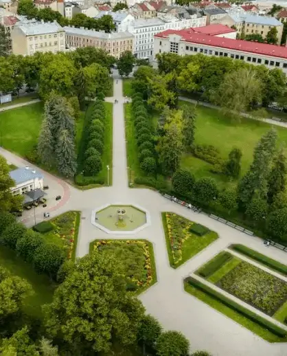 Ziedoņdārzs — parks netālu no projekta